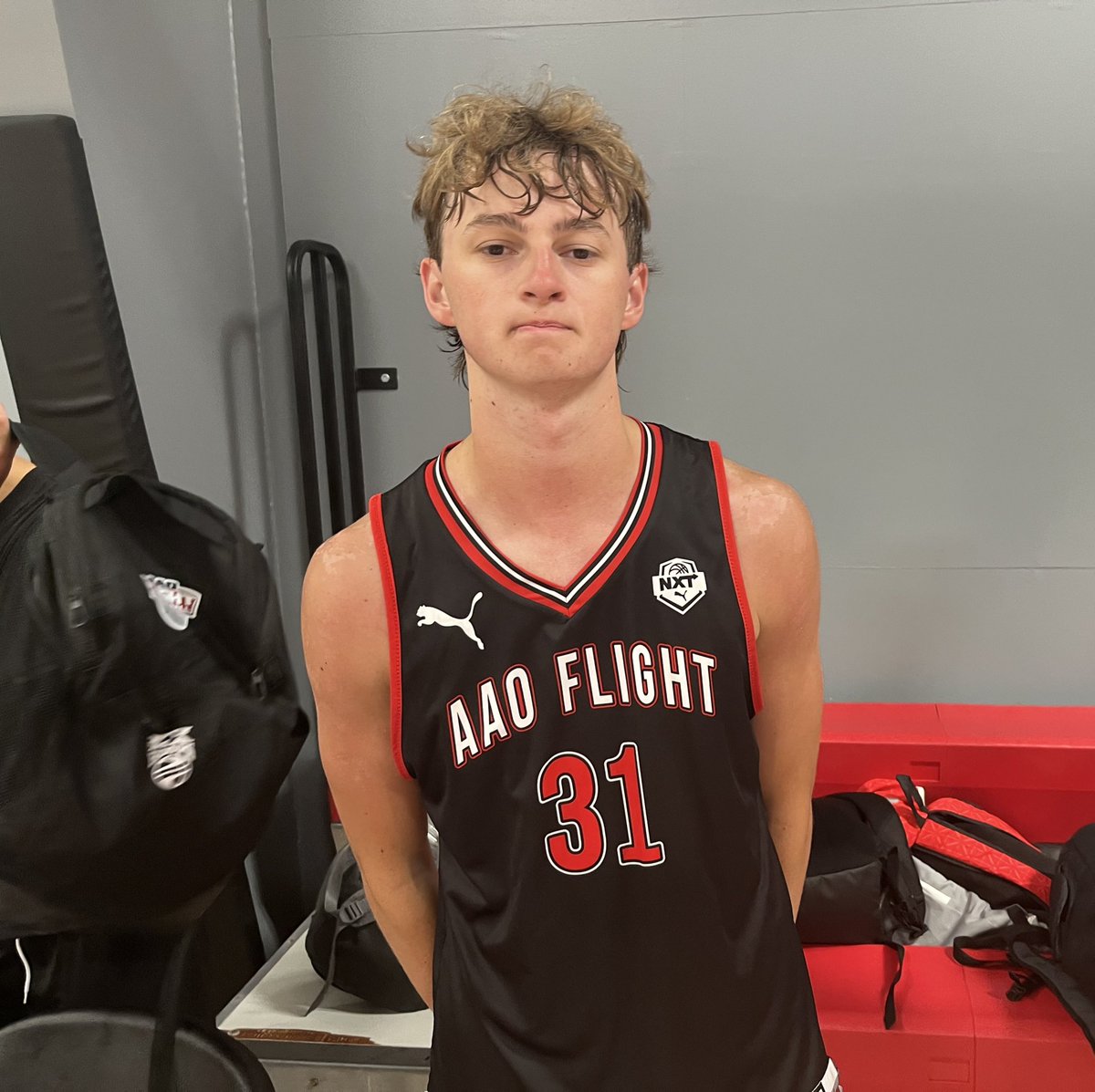 ‘26 W Cole Lentz stole the spotlight in the first matchup at the Havoc in the Hanger event despite a 42-74 loss. Lentz is a sniper from beyond the arc who connected on five threes while shooting 42%. Has a high release point and needs next to no space to get a shot off. His