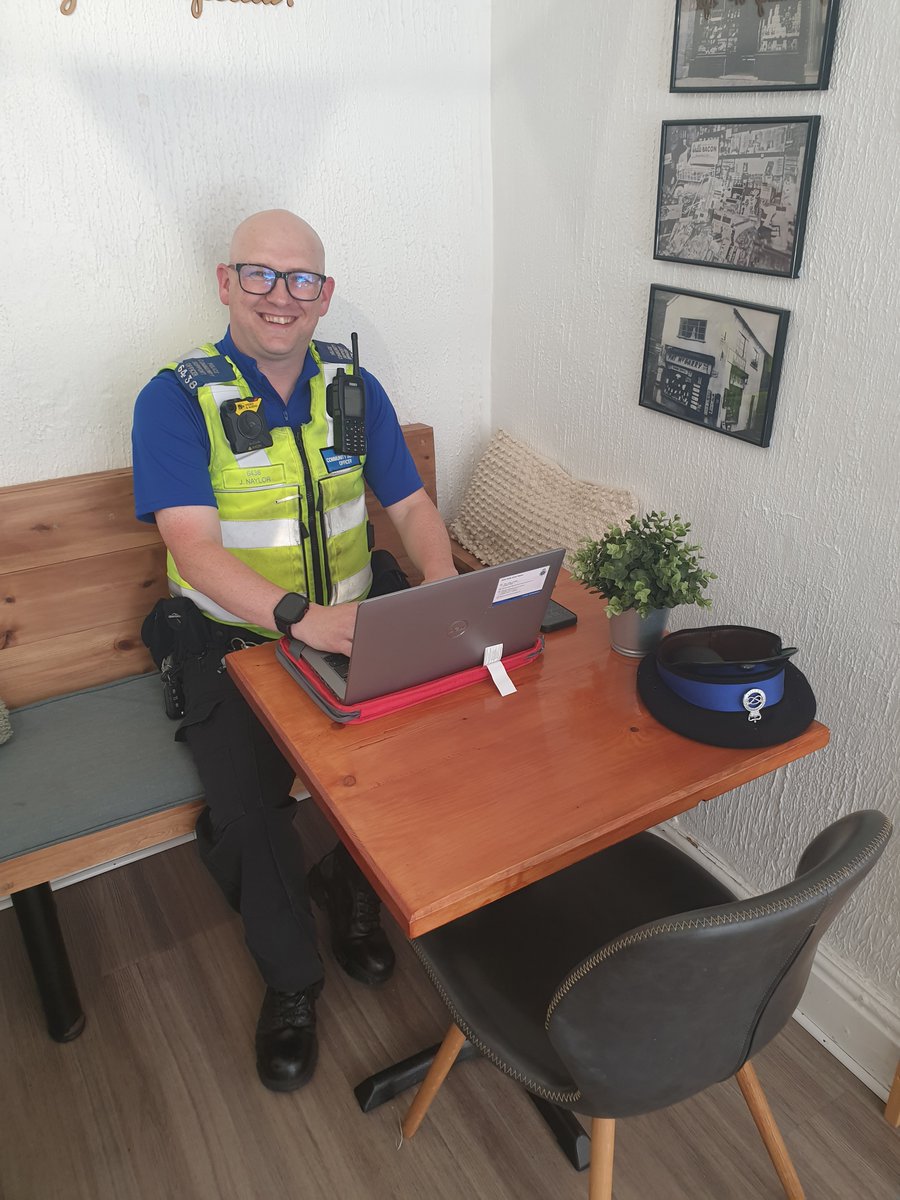 MoorlandsPolice's tweet image. PCSO James Naylor was at Hygge Coffee Shop on #Tean High Street this afternoon. 

Although no one came to report any issues that they had. He spoke with customers who were enjoying the sunshine and the delicious food and drink that was available.  

#NeighbourhoodPolicingWeek