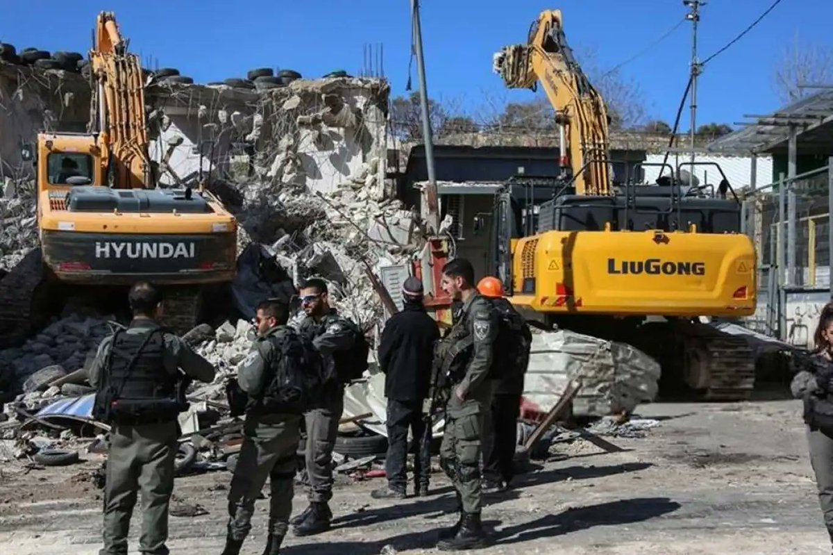7 EKİM'DEN BU YANA KUDÜS'TE 623 EV VE İŞYERİ YIKILDI

Kudüs'te bulunan işgal belediyesi, 7 Ekim Mescid-i Aksâ Tufanı sürecinde tüm gözlerin Gazze'ye çevrildiği günleri fırsat bilerek, işgal altındaki Kudüs'te 623 ev ve işyerini çeşitli gerekçeler üreterek yıktı.