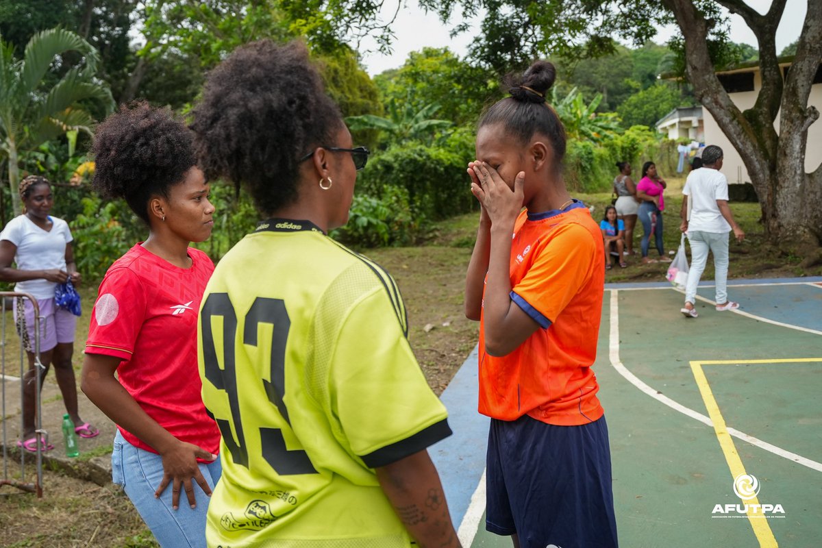 AFUTPA's tweet image. Retratos del convivió realizado junto a las jugadoras de la selección femenina de fútbol de Panamá 🇵🇦 y las privadas de libertad en el Centro Femenino de Rehabilitación. El convivió se caracterizó por una energía de solidaridad y alegría, donde las chicas de la selección le…