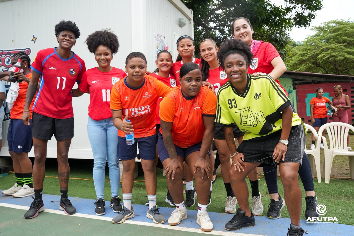 AFUTPA's tweet image. Retratos del convivió realizado junto a las jugadoras de la selección femenina de fútbol de Panamá 🇵🇦 y las privadas de libertad en el Centro Femenino de Rehabilitación. El convivió se caracterizó por una energía de solidaridad y alegría, donde las chicas de la selección le…