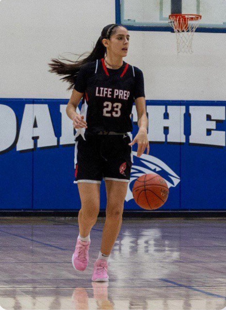 Good luck to <a href="/ariividaless/">Vidales</a>  as she suits up for the Mexico National Team at the Americup Chile 2025 this week!! 🏀🔥🇲🇽🧡🏀