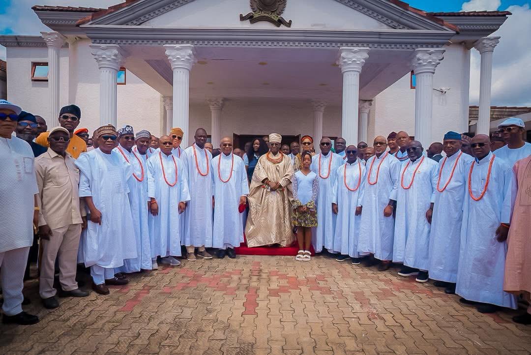 GOVERNOR UMO ENO ATTENDS PGF MEETING IN EDO STATE

The Governor of Akwa Ibom State, Pastor Umo Eno, PhD, joined his counterparts from the All Progressives Congress (APC) at the inaugural regional meeting of the Progressive Governors’ Forum (PGF), held in Benin City, Edo State.