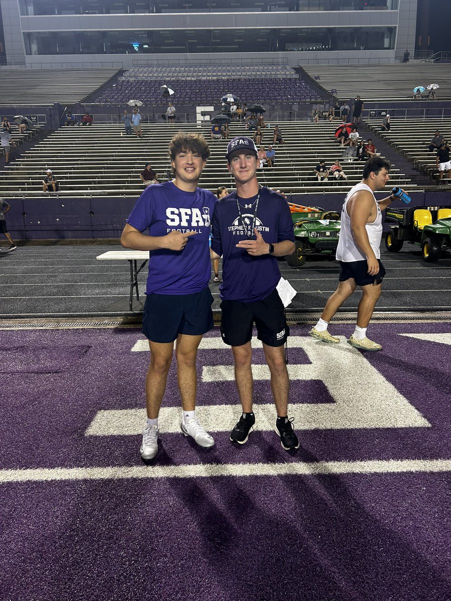 CharlieBarr43's tweet image. HAD A PERFECT CHART AT @SFA_Football AND I ALSO LOVED GETTING KNOW THE COACHES ASWELL @CoachNikNelson @CoachBShelton
@Coach_Dougherty @CoachKLars @Coach_Cotton713 @Coach_SBMoore @CoachNickLaw @CoachTBurns @chrisroberson44 @NickGatto @TheChrisRubio @CoachHaack09