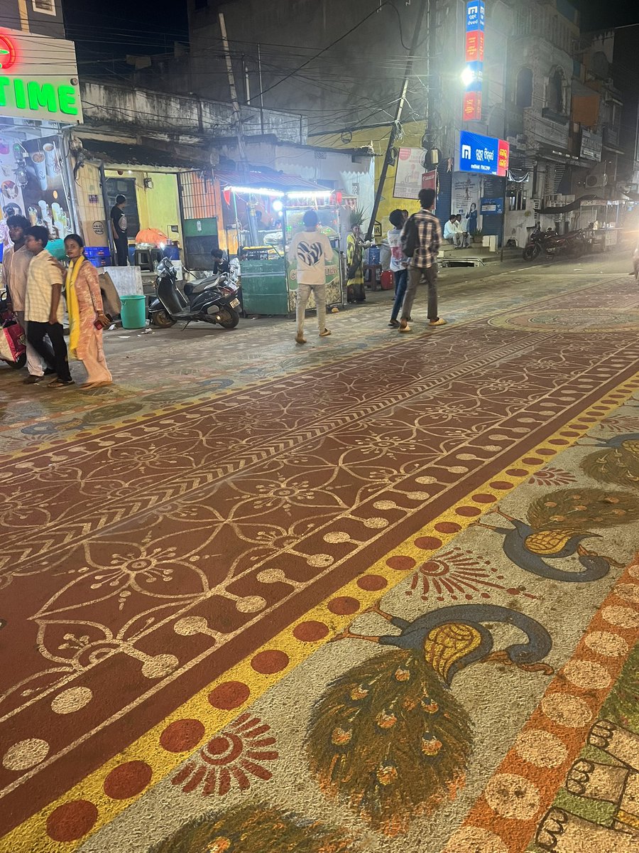 dwight___shrute's tweet photo. today is a good day
#RathYatra2025 
#Jagannath https://t.co/ajPMZPR1OI