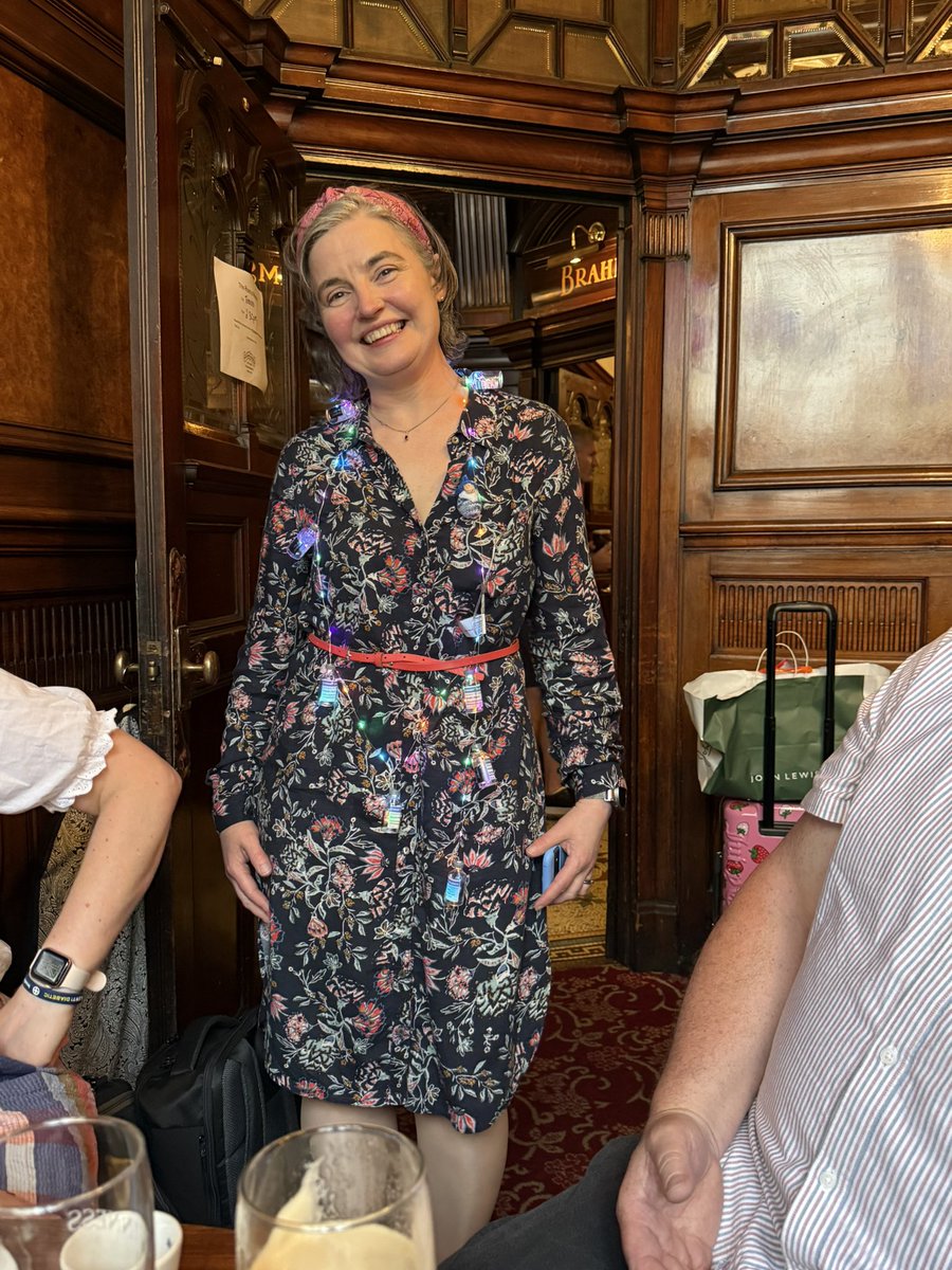 <a href="/loopingntheloup/">Mary Murphy</a> wearing the insulin vial lights 💡#TAD2025
