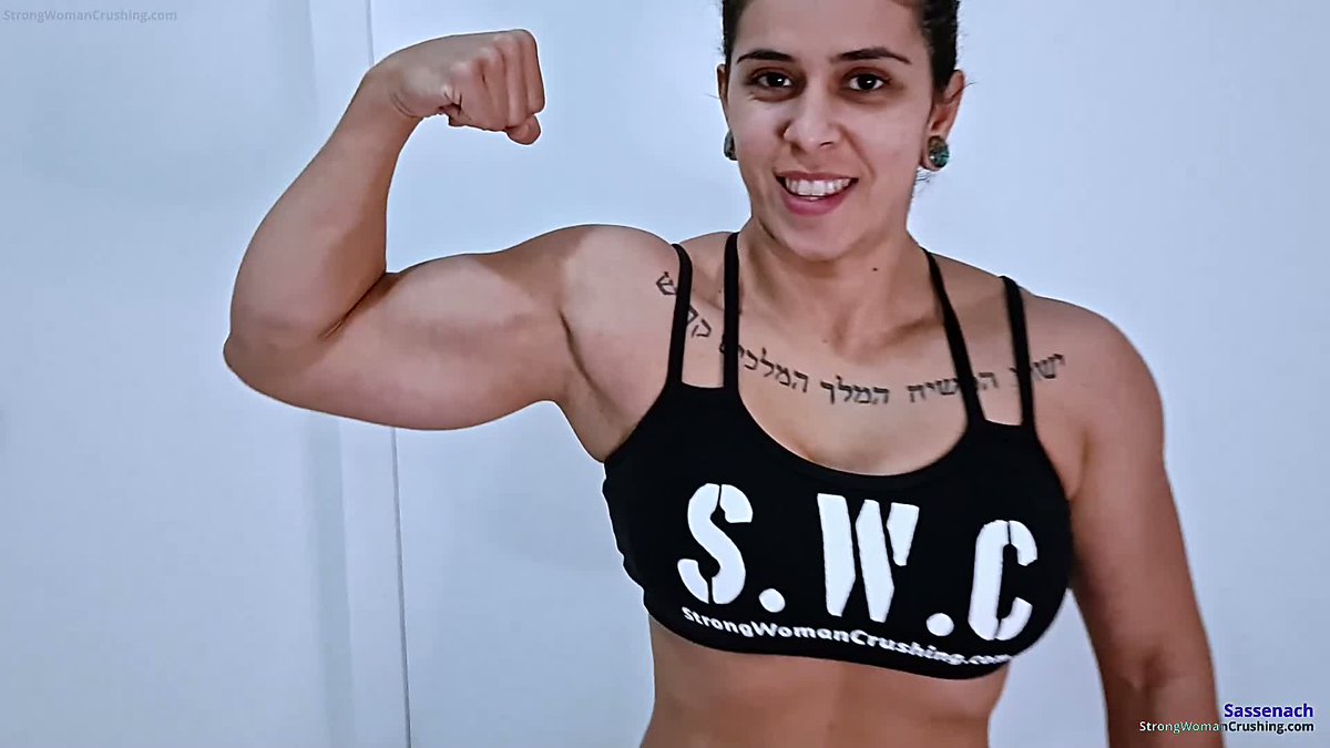 CrushingWoman's tweet photo. **Sassenach’s Melon Crush**
Watch her grip that melon in her bulging biceps... you can almost feel the power! 

Indulge in strength: https://t.co/YWOe2R8qwi

#StrongWoman #MuscleGoddess #FemaleStrength #MelonCrush #BicepsPower #SeduceWithStrength #MuscleFantasy https://t.co/0ffeHgd5xy