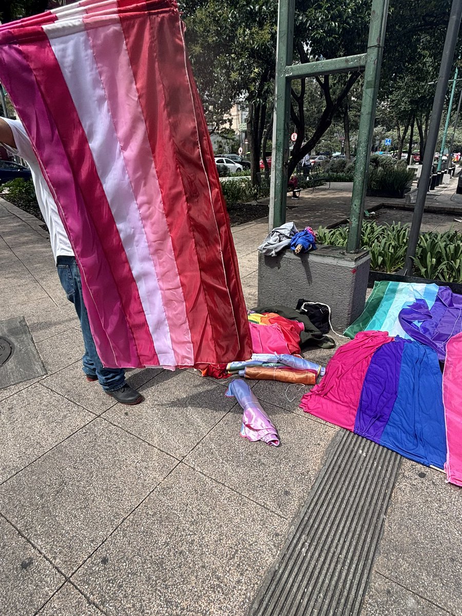 Ya están los preparativos para la marcha en Ciudad de México.
#DiadelOrgullo