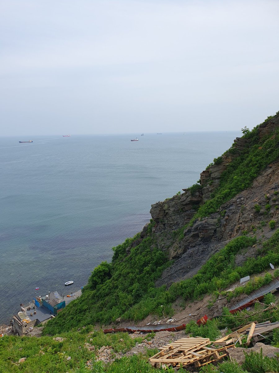 GridCrab's tweet image. The weather has been very nice lately! Yesterday I went on a 20 kilometer long walk across the mountains with a friend, have these pictures I took!