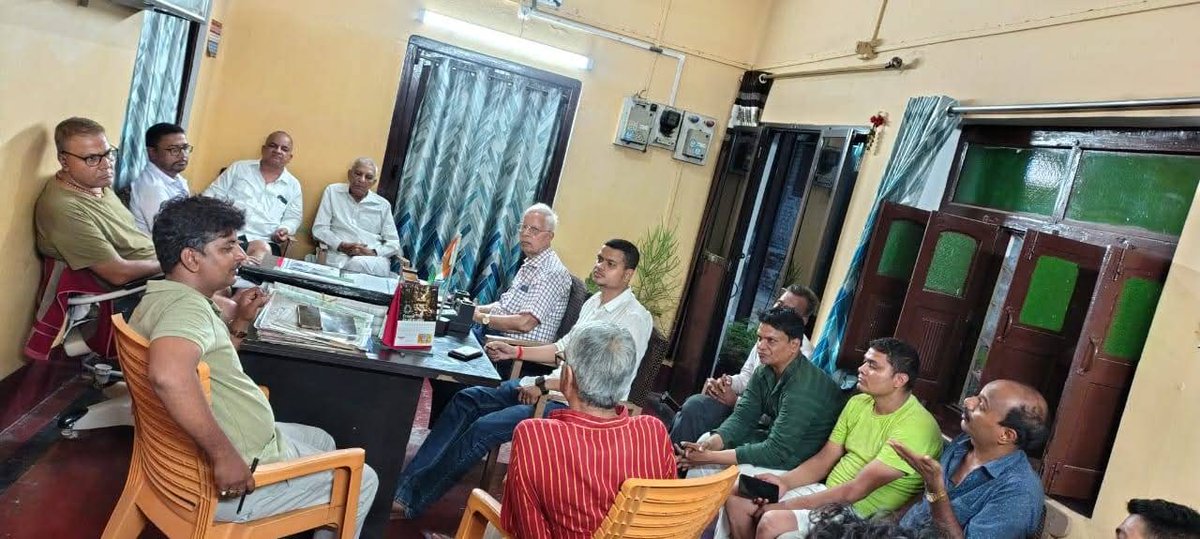 Dr. C.N. Gupta (@mladrcngupta) on Twitter photo दहियावां में जनसंपर्क के दौरान केंद्र एवं बिहार सरकार द्वारा विभिन्न योजनाओं एवं कार्यों के बारे में आमजन से परिचर्चा एवं सुझाव पर वार्तालाप.
<a href="/BJP4Bihar/">BJP Bihar</a> <a href="/BJP4Chapra/">BJP SARAN (Chapra)</a> <a href="/NitishKumar/">Nitish Kumar</a> <a href="/RajivPratapRudy/">Rajiv Pratap Rudy</a> <a href="/DilipJaiswalBJP/">Dr Dilip Jaiswal 🇮🇳</a> <a href="/TawdeVinod/">Vinod Tawde</a> दहियावां में जनसंपर्क के दौरान केंद्र एवं बिहार सरकार द्वारा विभिन्न योजनाओं एवं कार्यों के बारे में आमजन से परिचर्चा एवं सुझाव पर वार्तालाप.
<a href="/BJP4Bihar/">BJP Bihar</a> <a href="/BJP4Chapra/">BJP SARAN (Chapra)</a> <a href="/NitishKumar/">Nitish Kumar</a> <a href="/RajivPratapRudy/">Rajiv Pratap Rudy</a> <a href="/DilipJaiswalBJP/">Dr Dilip Jaiswal 🇮🇳</a> <a href="/TawdeVinod/">Vinod Tawde</a>