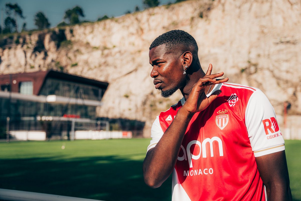 GioPogba_'s tweet photo. Bonjour les enfants, papa est de retour !! ⛏️☄️ https://t.co/CY1y3mOY9k