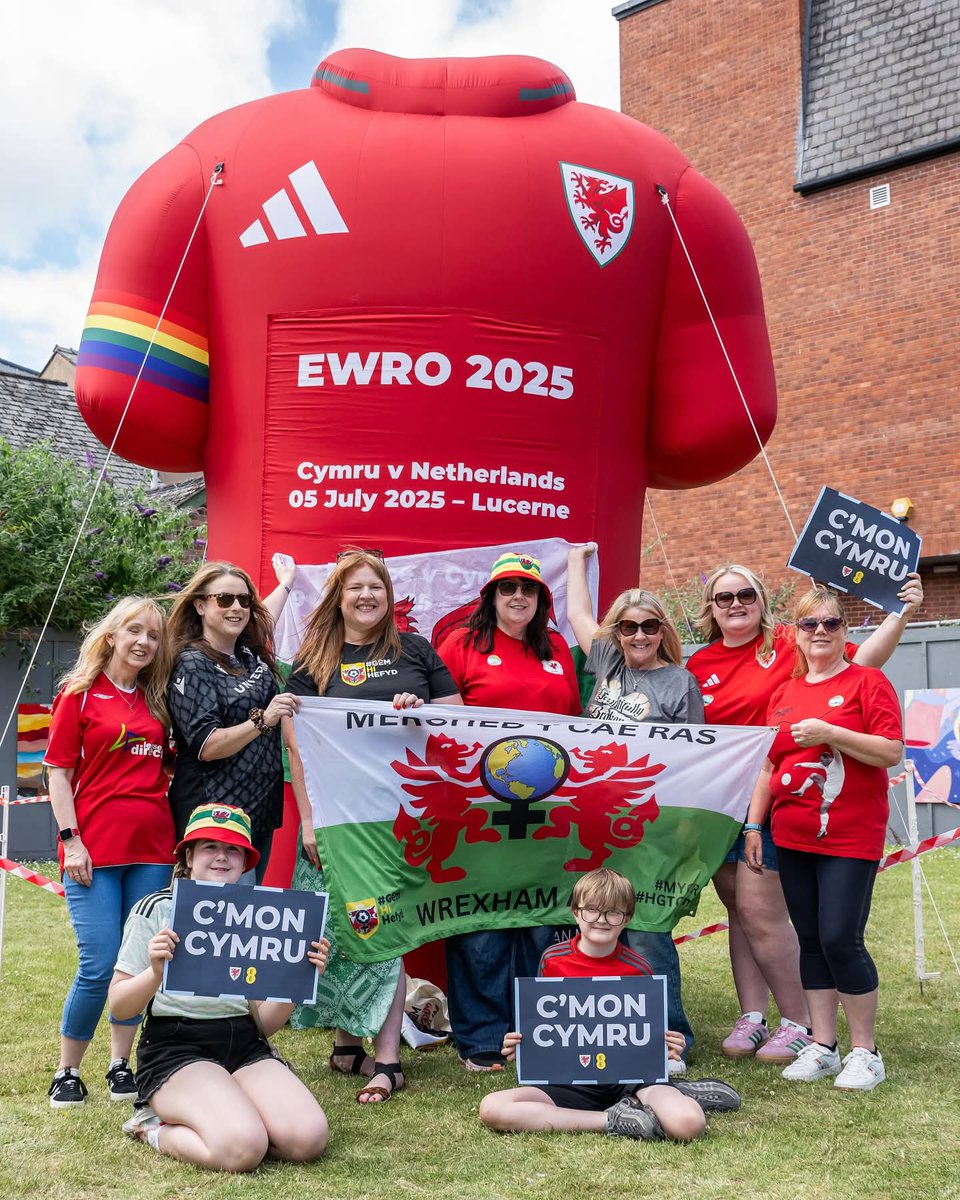 showing Wales ladies some love ❤️. 🏴󠁧󠁢󠁷󠁬󠁳󠁿