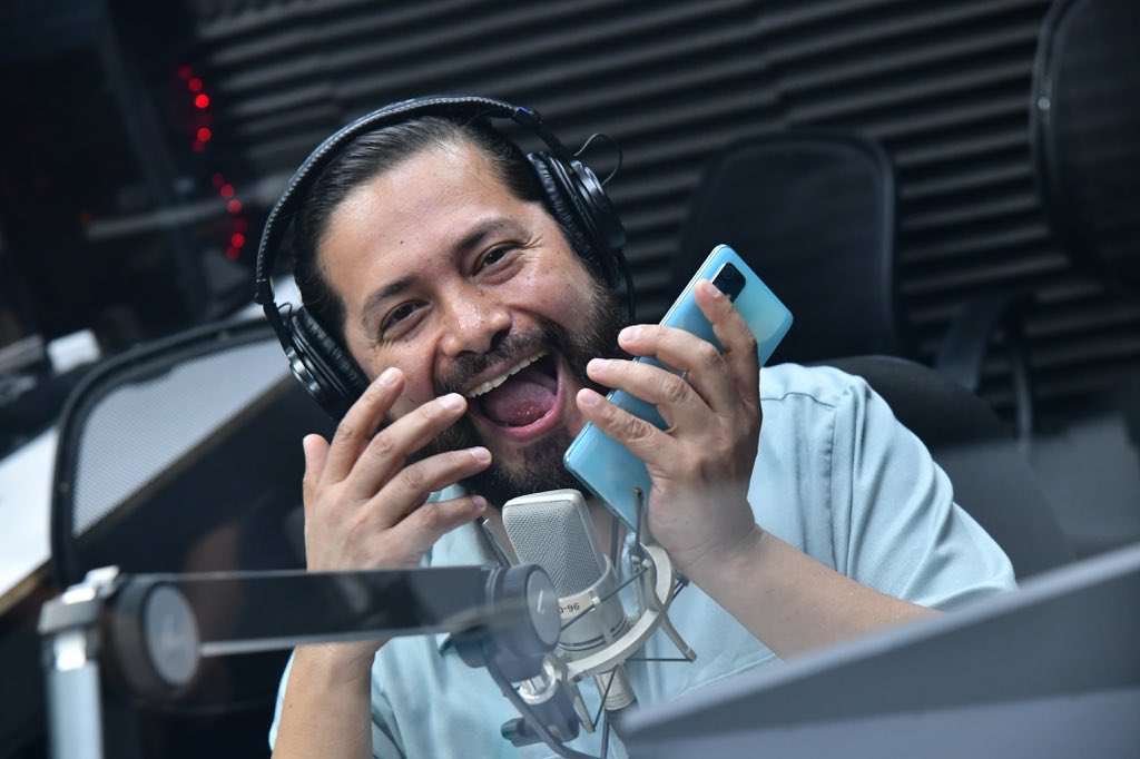 rsv969's tweet photo. ¡Activamos el #ModoFinD en #LaPrimera!😎
Sintoniza el 96.9 FM o escúchanos en línea 👉🏻https://t.co/M116Ad6F02 📻
#RadioElSalvador #RumboAlCentenario https://t.co/FydDmhJ59j