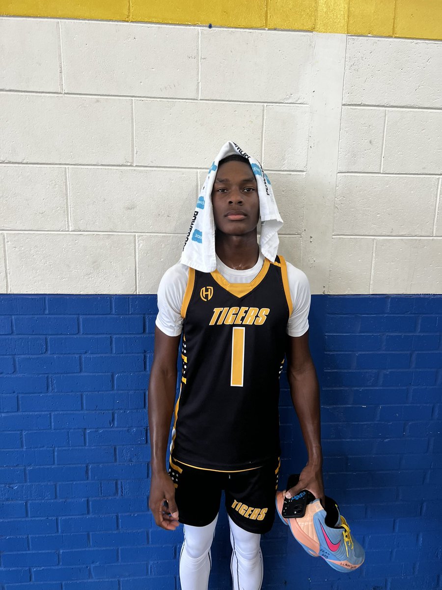 Underground Hoops tweet media