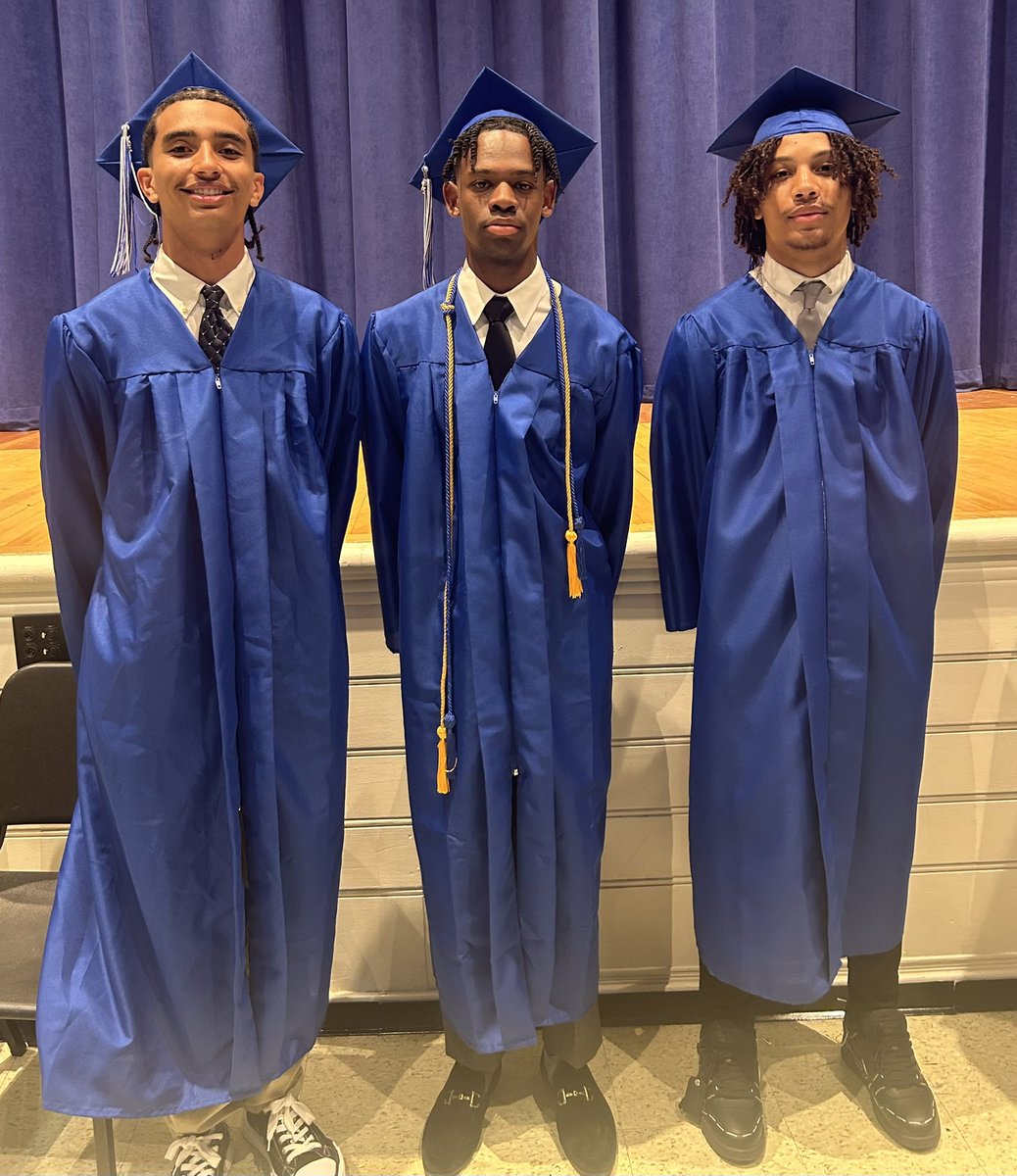 Congratulations to Carter, Trey &amp; Stash and the rest of the Class of 2025! Your future is incredibly bright!! #ItsAGreatDayToBeABillie #Together #SouthMade