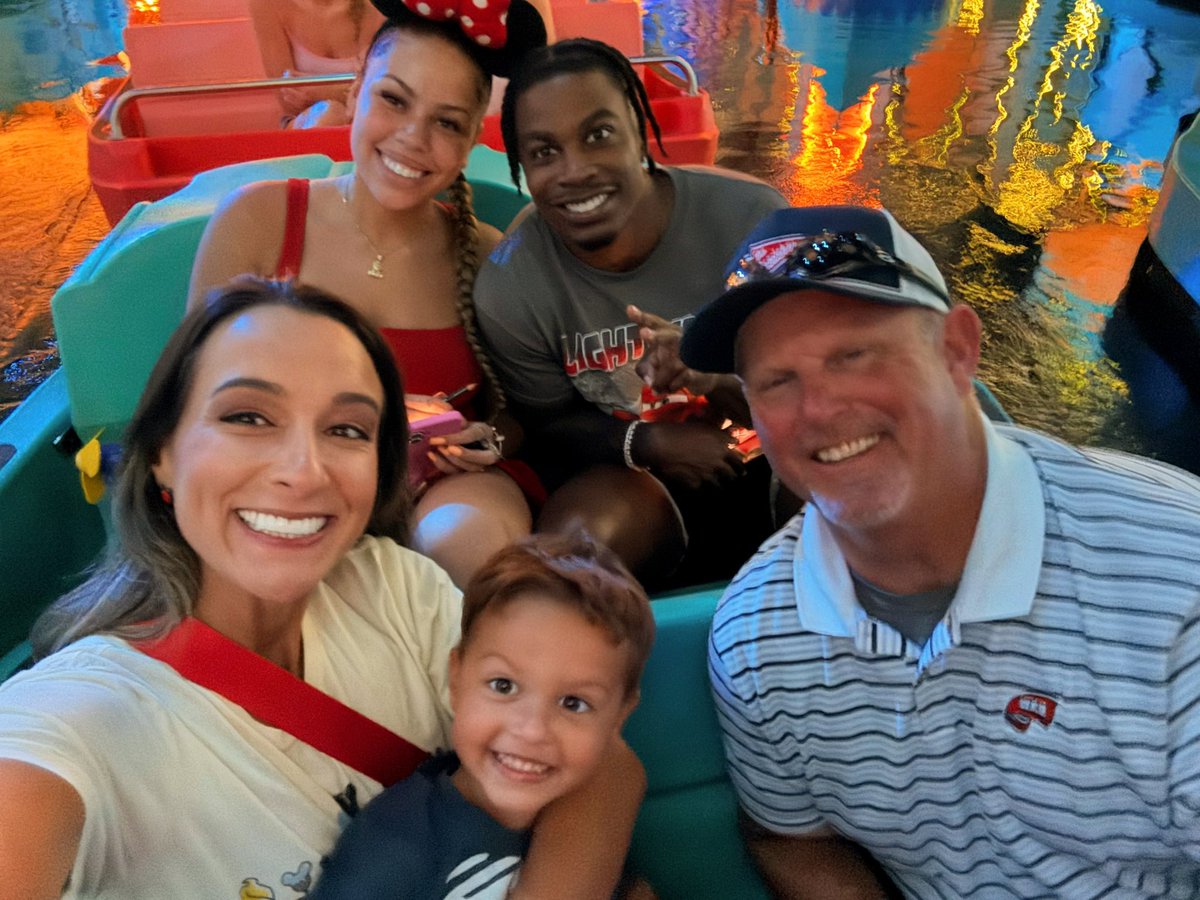Simone Eli (@simoneeli_tv) on Twitter photo βItβs a Small Worldβ literally!! π€£
Rode one of Magic Kingdomβs classics alongside Alabama guard <a href="/LJWrightsell/">Latrell Wrightsell Jr</a>! ππ€©ππ½ The irony! Great seeing yall! βItβs a Small Worldβ literally!! π€£
Rode one of Magic Kingdomβs classics alongside Alabama guard <a href="/LJWrightsell/">Latrell Wrightsell Jr</a>! ππ€©ππ½ The irony! Great seeing yall!