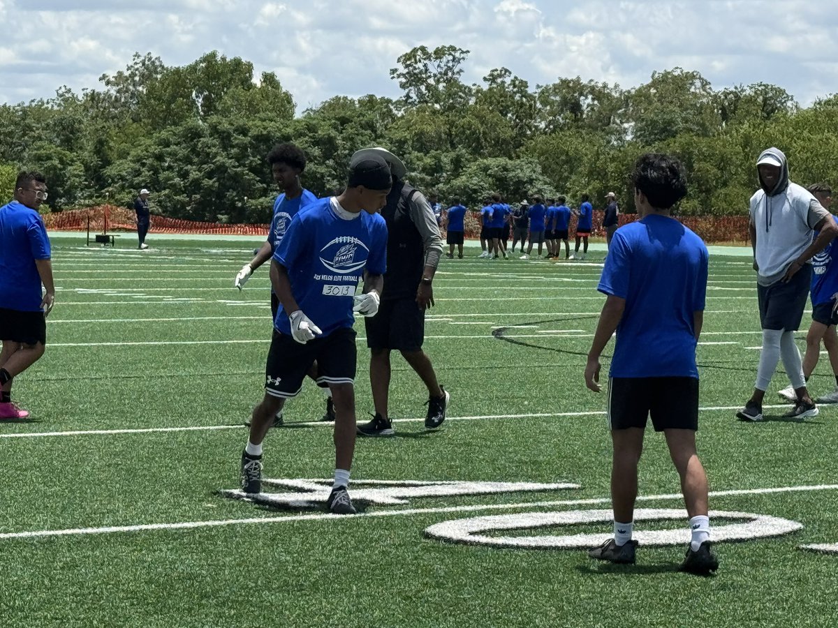 SWDragonsFB's tweet photo. Dragons in action at the Jack Welch Prospect Camp at the Complex today. Great camp today and a bunch of people got better. #AAAO https://t.co/Src8bMqSpo