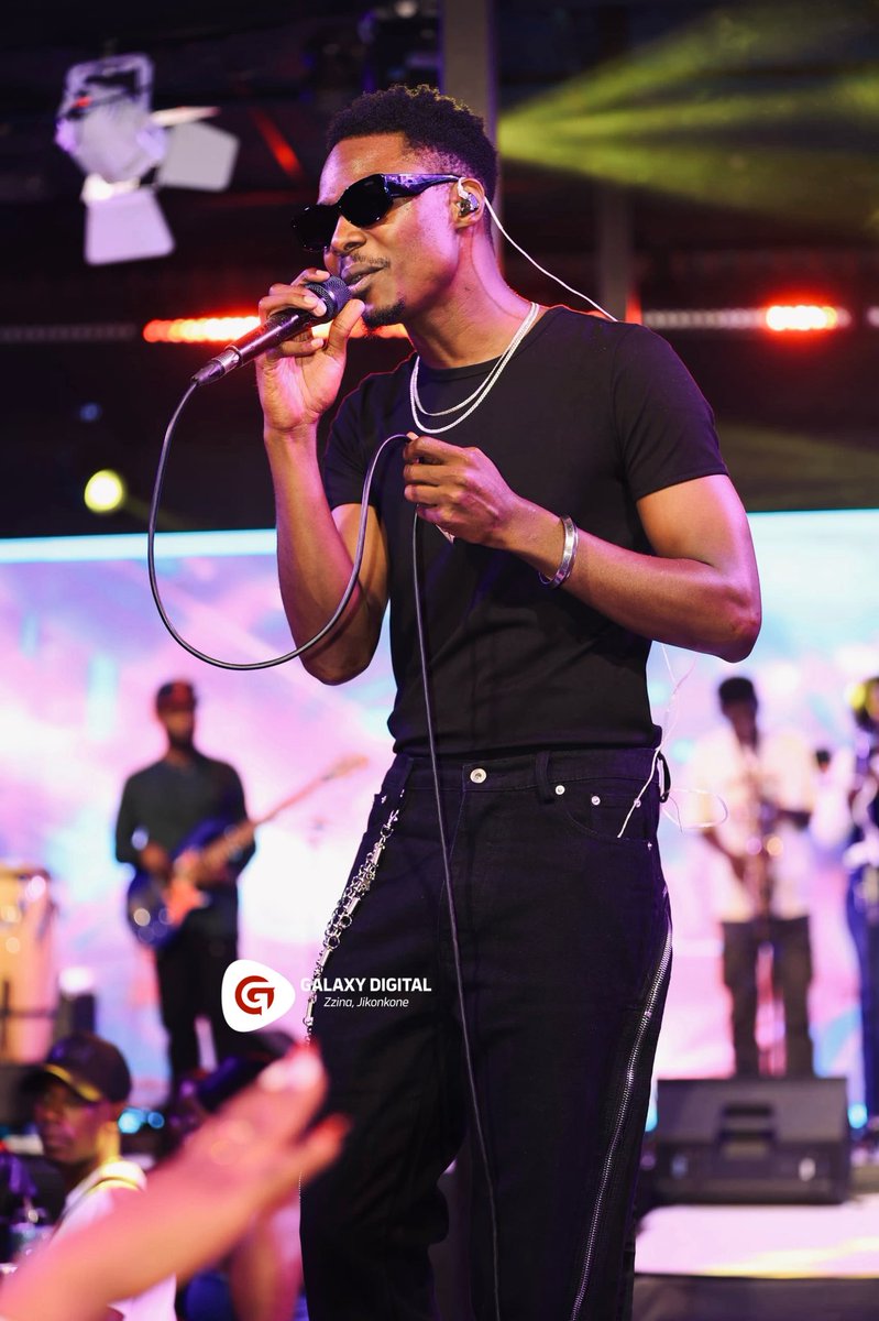 GalaxyFMUg's tweet image. Western Uganda’s biggest export @Ray_G_official treating his fans to an amazing experience at his #CheckMateTheEP listeners party 

This is surely what we subscribed for 💪

#ZzinaLifeStyle