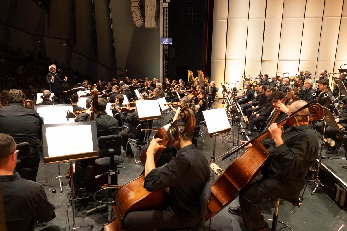 Sinfónica Tenerife (@sinfonicatf) on Twitter photo Con #Parsifal, de #Wagner, cerramos nuestra colaboración con <a href="/OperadeTenerife/">Ópera de Tenerife</a> esta temporada.
Compartiendo, sobre el escenario, una representación sinfónico-coral de enorme intensidad con el Coro Titular Ópera de Tenerife–Intermezzo y Pedro Halffter en la dirección.
❤️ Gracias Con #Parsifal, de #Wagner, cerramos nuestra colaboración con <a href="/OperadeTenerife/">Ópera de Tenerife</a> esta temporada.
Compartiendo, sobre el escenario, una representación sinfónico-coral de enorme intensidad con el Coro Titular Ópera de Tenerife–Intermezzo y Pedro Halffter en la dirección.
❤️ Gracias