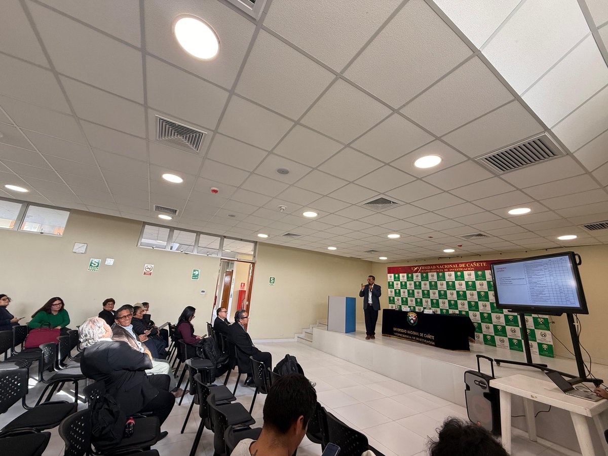 hdcalderon's tweet photo. Conferencia de cierre, fue bonita experiencia de haber aportado en la Universidad Nacional de Cañete Perú. REDACCIÓN DE ARTÍCULOS CIENTÍFICOS PARA REVISTAS DE ALTO IMPACTO. En camino las publicaciones. https://t.co/3zRoZrlac0