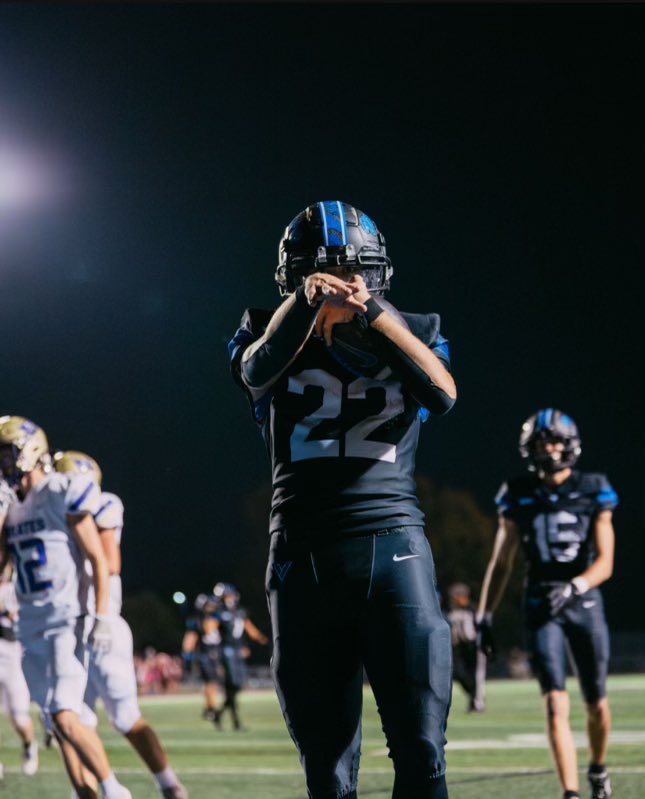 BlakeBartmann's tweet photo. Sophomore season loading!!! #classof2028 #RB #22 #feedme #uncommitted2028 https://t.co/FTCOEOLLfG