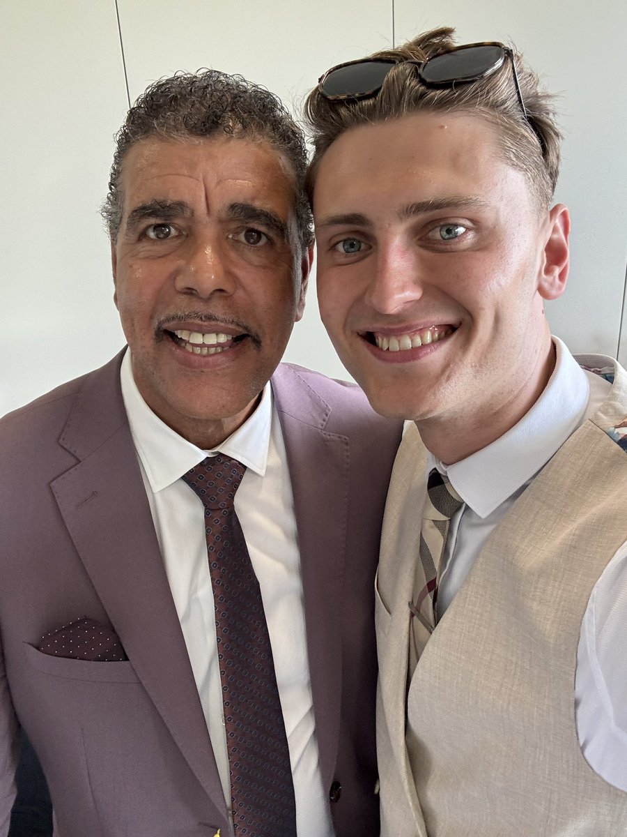 shonakilvx's tweet photo. @chris_kammy It was lovely to meet you and your son Kammy! Had a great day, hope you are home safe x https://t.co/Cgb4wD4QU6