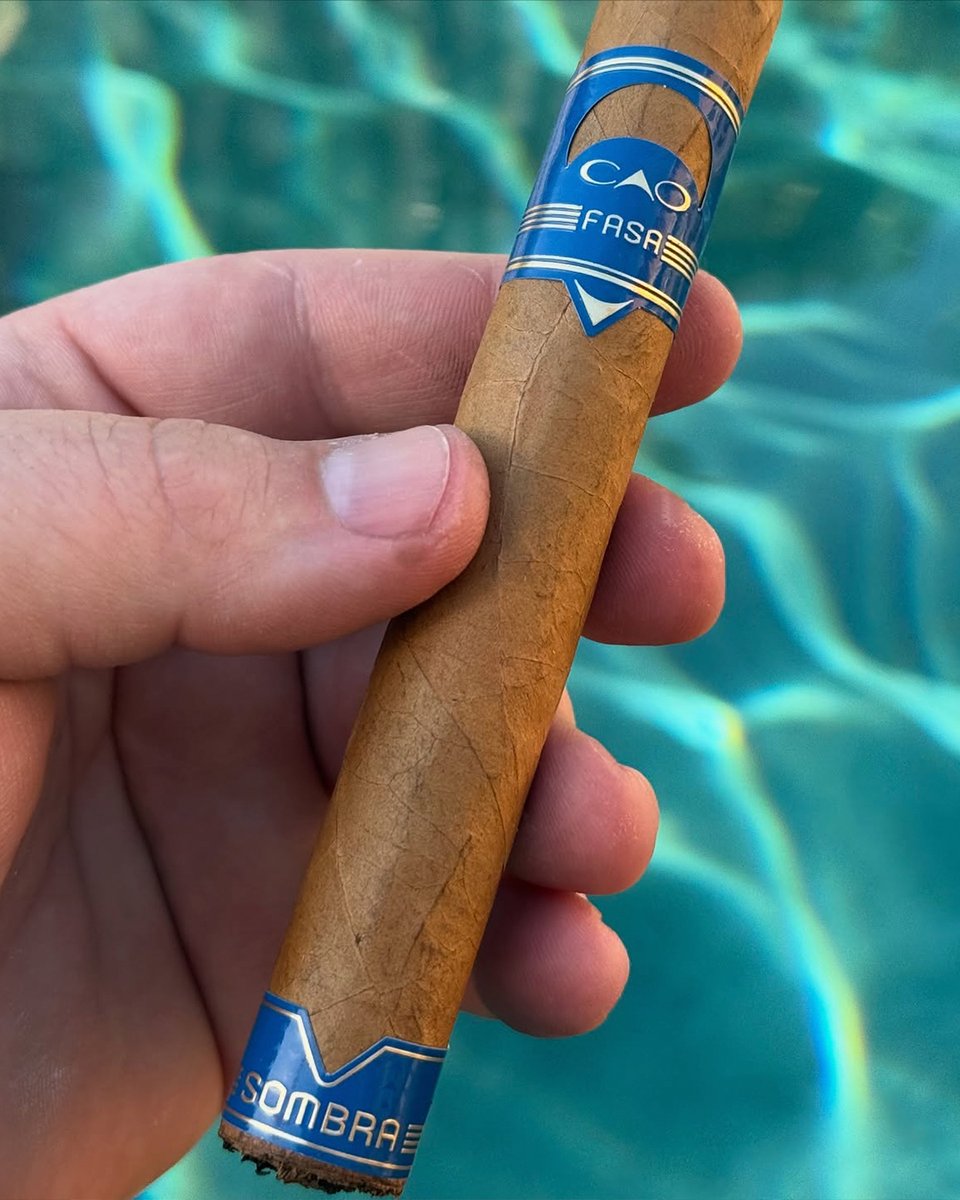 caocigars's tweet photo. Poolside views from @big_bear_in_training

#CAOFASA #FASASombra #CAOCigars https://t.co/XNOUypvRyj
