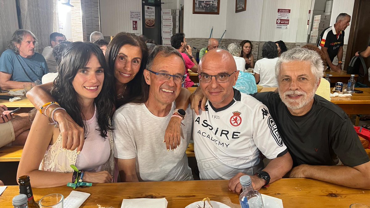 Como mandan los cánones, noche en Melide, noche de pulpo.
El trabajo está casi terminado y hay que disfrutar del esfuerzo realizado para la <a href="/ContraCancerLE/">Asociación Española Contra el Cáncer LEÓN</a>
#ASCCXV #leonesp