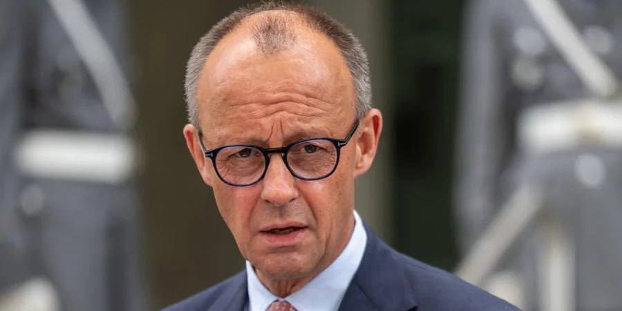 🇩🇪 Merz explained why many Germans find it difficult to see Putin as a threat.

“Among a part of our population, there is a deep-rooted fear of war. I do not share it, but I can understand it. In principle, it is right to seek all paths to peace. However, when it comes to Russia,