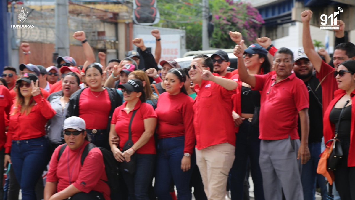 A 16 años del golpe de Estado, el 911 alza la voz por la democracia.
Hoy, nuestras máximas autoridades y personal operativo salieron a las calles no solo a trabajar por la seguridad del pueblo, sino también a conmemorar un capítulo doloroso de nuestra historia.