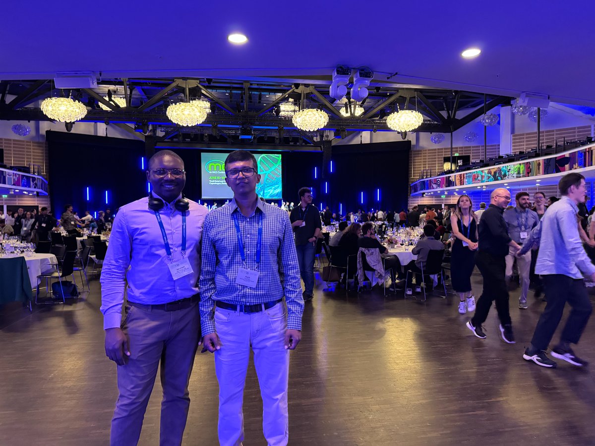 rsaha_phd's tweet photo. Had the pleasure of moderating an #AI #ML discussion at the @AIChE #ME16 Early Career Workshop. Great insights from @KMahadevanChE & Jinbei Li (ENZIDIA) on efficient ML use. Our (@mrprotein24) new tool #realKcat also generated considerable interests, thanks to Abraham. https://t.co/EYCgkm257S