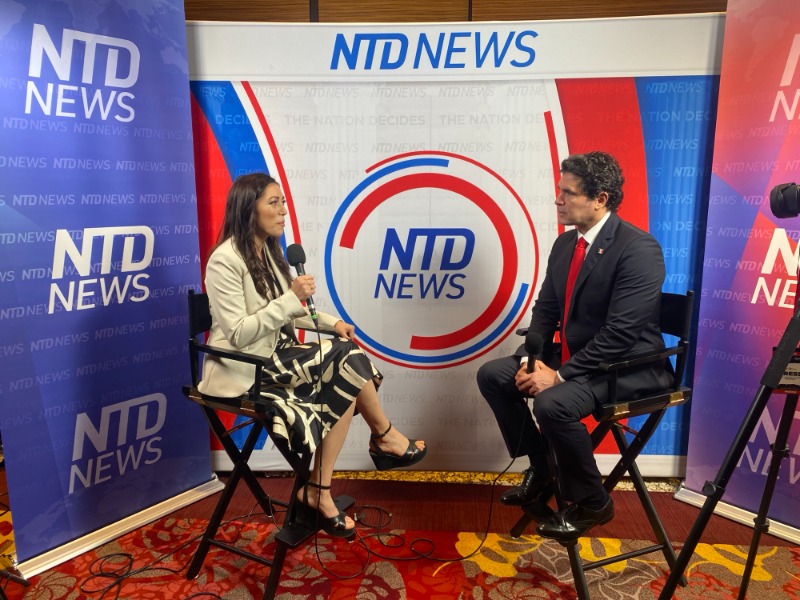 Esperen pronto la entrevista que tuvo nuestra host <a href="/ElinaVillafane/">Elina Villafañe</a> con Eduardo Verástegui en CPAC Latino en Miami!

Gracias <a href="/EVerastegui/">Eduardo Verástegui</a> por la entrevista
#Americarevelada #cpac <a href="/cpaclatino/">CPAC Latino</a> <a href="/CPAC/">CPAC</a>