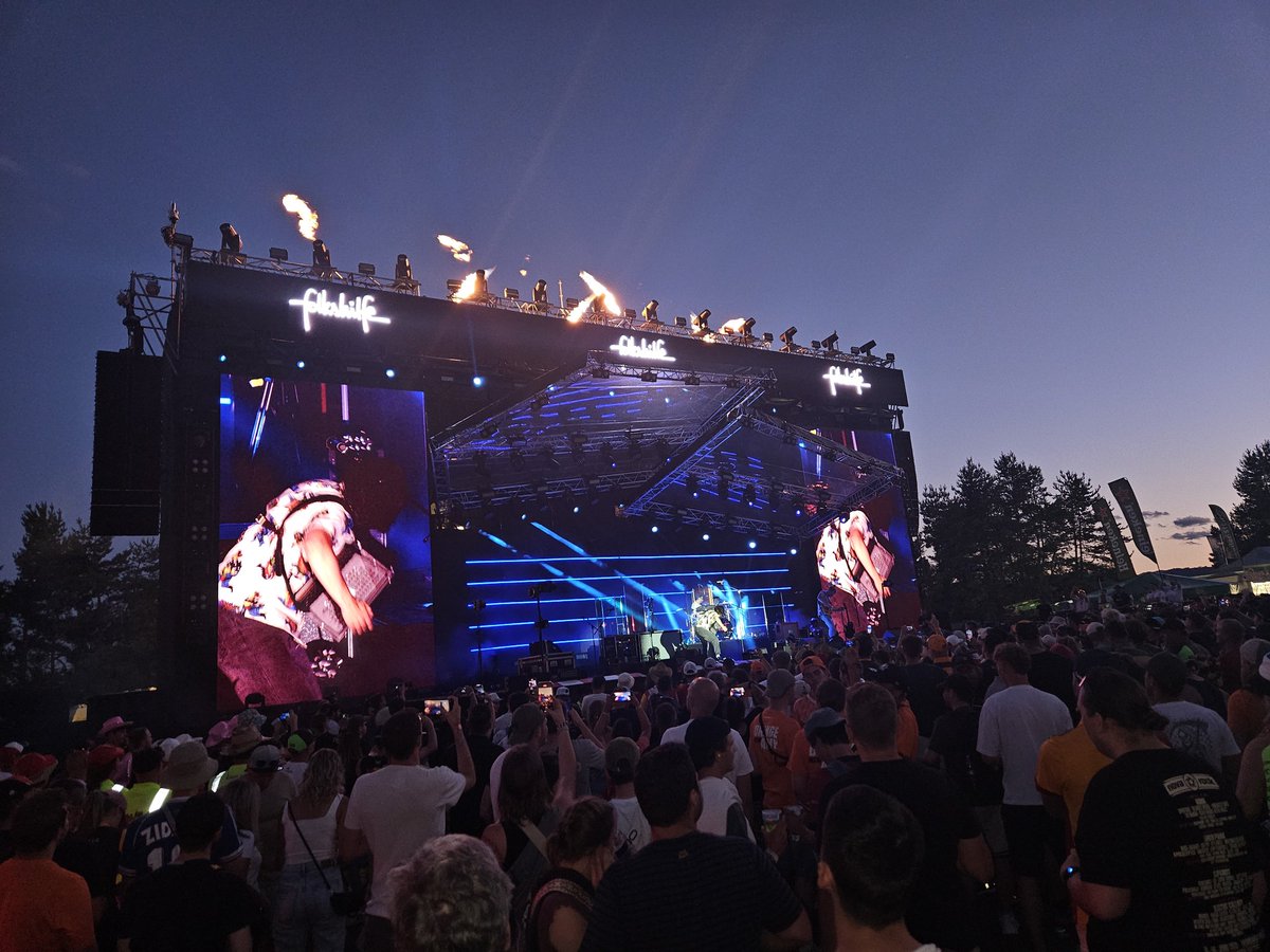 Der1HerrKarl's tweet photo. @der__jonas Heute Abend war Konzert von #folkshilfe 🙂

Schau ma wer morgen gewinnt 😉

Grüße von der Schönberg 👋🏻

#RedbullRing #AustrianGP #AustriaGP #Spielberg https://t.co/oCuVnVaE5g