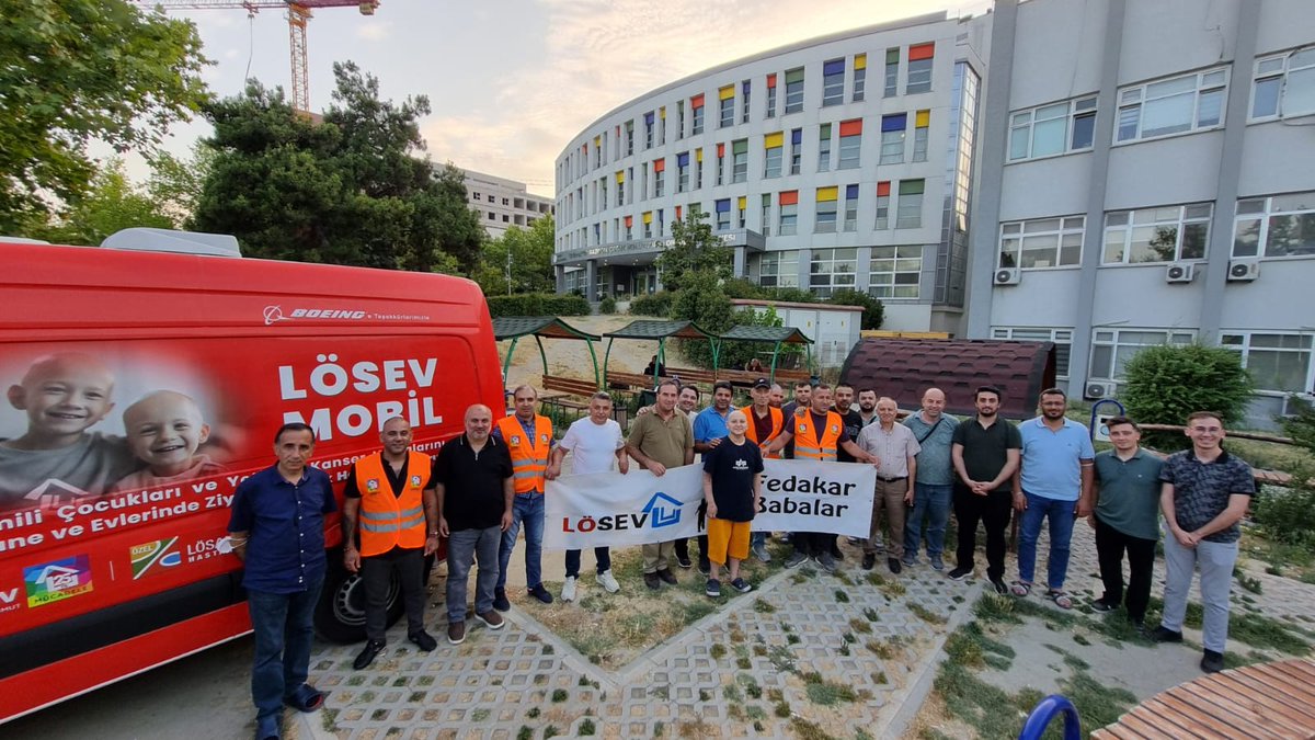 saffetaltunel's tweet photo. Bursa LÖSEV fedakâr babalar olarak bu akşam Uludağ üniversitesi nde tedavi gören çocuklarımızın babaları ile bir araya geldik.
Bu etkinlikte bize destek olan Mustafa bey, Fettah Bey ve Ali Kemal beye teşekkür ediyoruz.
Herşey lösemili çocuklarımız ve yetişkin kanser hastaları içn https://t.co/9RNnGjBqZr