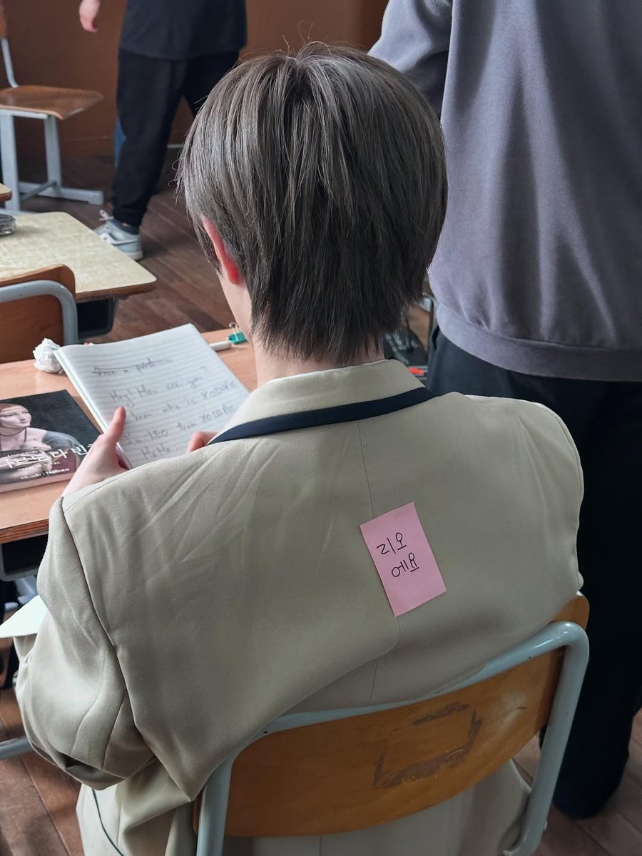 xodiacfiles's tweet photo. [📷] xodiacofficial instagram update

🛹🐱
#X_UNIT #내머리가나빠서 
#LEO #리오 
#BecauseImStupid #Boysoverflowers https://t.co/bc8AaAYSAE