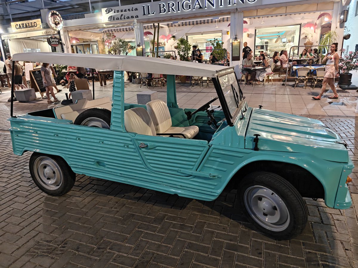 QuirkyRides's tweet photo. #Citroen #Mehari https://t.co/IhsBg0oxk0
