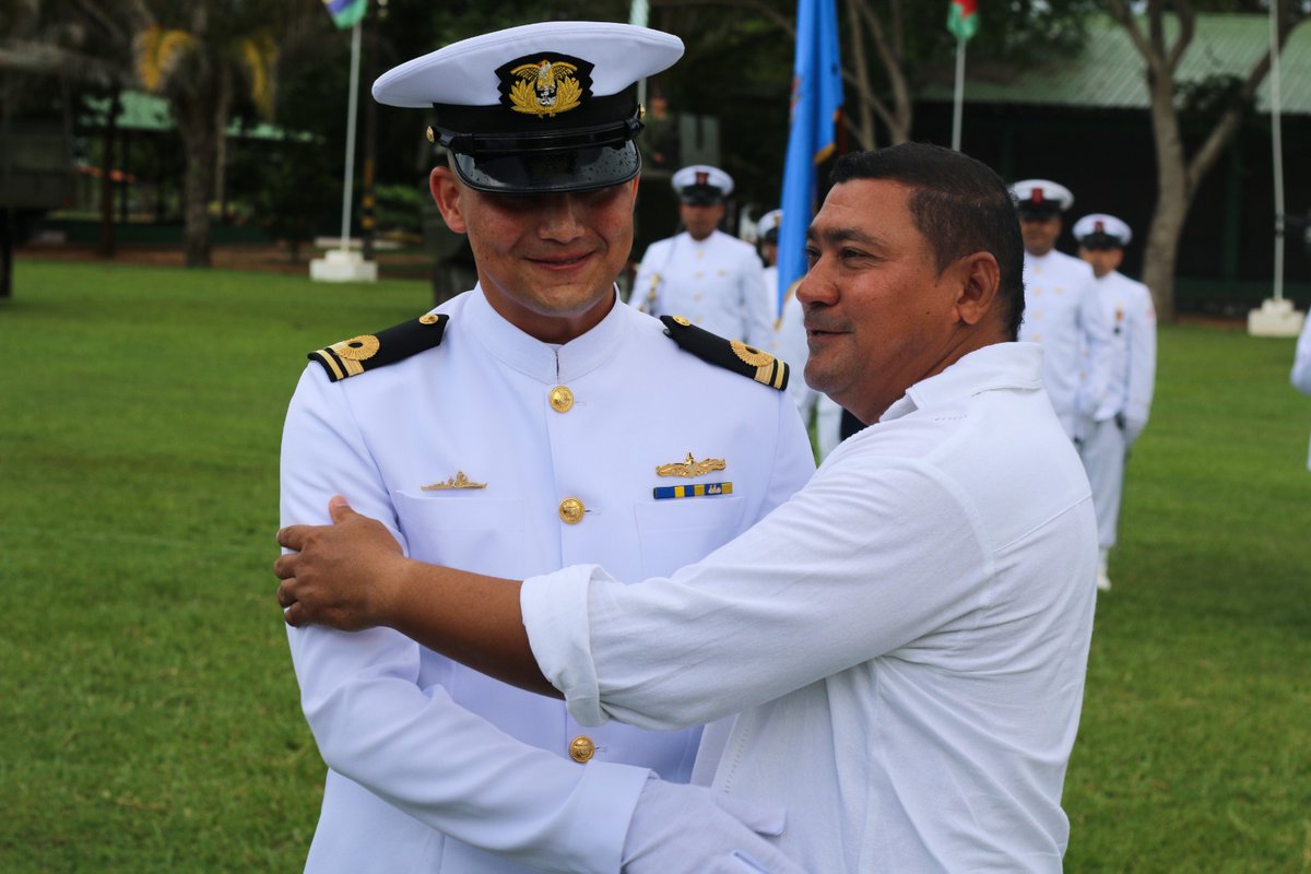 Fuerza Naval de la Orinoquía (@fno_armadacol) on Twitter photo 🎖️ En Puerto Carreño, <a href="/ArmadaColombia/">Armada de Colombia</a> ascendió a un grupo de oficiales adscritos a la FNO_ArmadaCol. La ceremonia fue presidida por el Brigadier General Rafael Olaya Quintero, reafirmando la confianza del Mando Naval. ¡BZ! #NavegandoAlCorazónDeLosColombianos 💙🇨🇴 🎖️ En Puerto Carreño, <a href="/ArmadaColombia/">Armada de Colombia</a> ascendió a un grupo de oficiales adscritos a la FNO_ArmadaCol. La ceremonia fue presidida por el Brigadier General Rafael Olaya Quintero, reafirmando la confianza del Mando Naval. ¡BZ! #NavegandoAlCorazónDeLosColombianos 💙🇨🇴