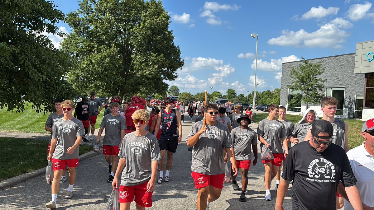FballTiger's tweet image. Tiger here to take on the Spark Parade @FishersIN @fishersgridiron