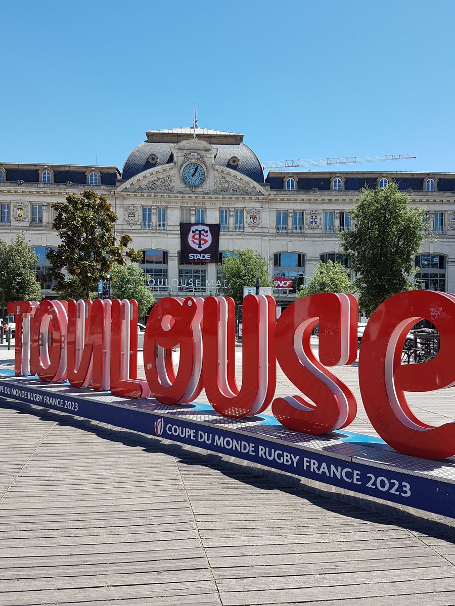 HeleneCabanes's tweet image. Bravo au @StadeToulousain pour cette 3ème victoite d'affilée en championnat de France. Bravo à l'@UBBrugby pour ce beau match, pour leur saison et la Champions Cup ! Vive le rugby français ! ✌