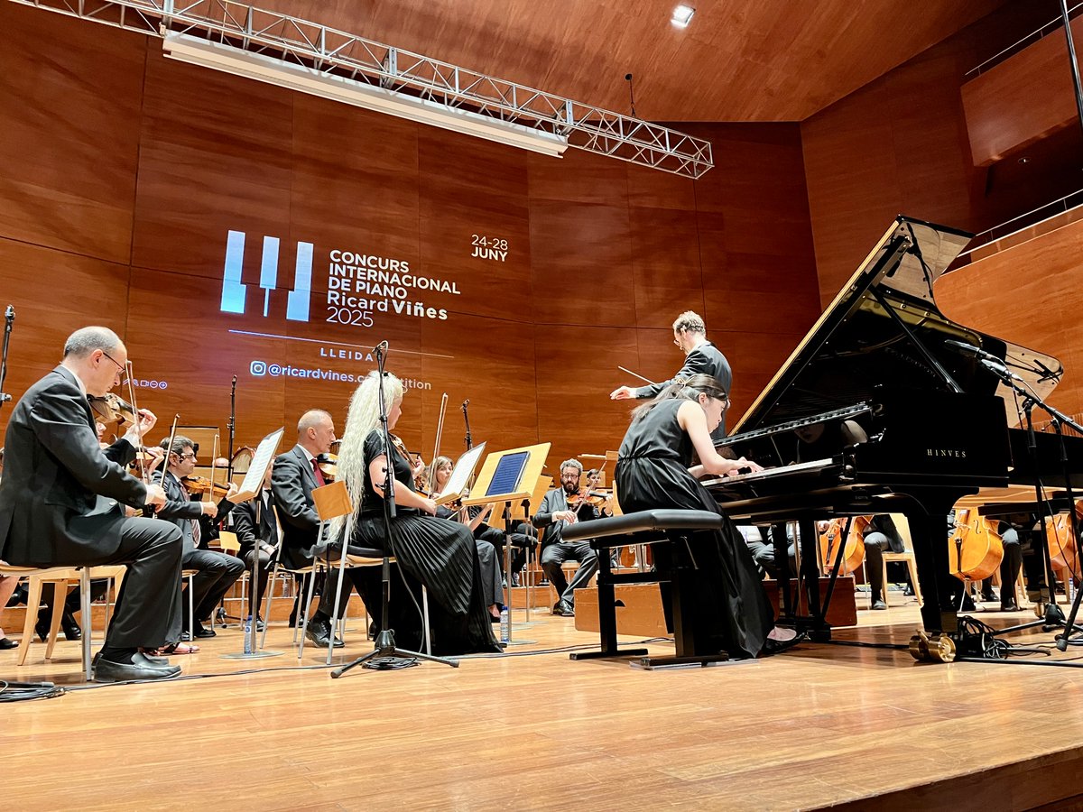 Ajuntament de Lleida (@paerialleida) on Twitter photo Yuanfan Yang guanya la 26 edició del Concurs Internacional de Piano Ricard Viñes🎶🎉
👉El segon premi ha estat per a Saya Ota i el tercer, per a Karina Tseng
<a href="/AuditoriEG/">Auditori Municipal Enric Granados de Lleida</a> <a href="/cultura_lleida/">Cultura Lleida</a>
➕info➡️paeria.cat/ca/actualitat/… Yuanfan Yang guanya la 26 edició del Concurs Internacional de Piano Ricard Viñes🎶🎉
👉El segon premi ha estat per a Saya Ota i el tercer, per a Karina Tseng
<a href="/AuditoriEG/">Auditori Municipal Enric Granados de Lleida</a> <a href="/cultura_lleida/">Cultura Lleida</a>
➕info➡️paeria.cat/ca/actualitat/…