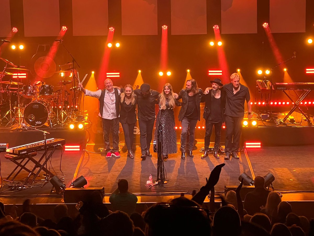 Rumours Of Fleetwood Mac (@rumoursfm) on Twitter photo Cambridge Corn exchange.. that's what we call a HOT GIG 🔥.. You were amazing .. as always. Hope you enjoyed the classic hits of the band we love. Big Love from all at RFM Concert ❤️🙏 #rumoursoffleetwoodmac #fleetwoodmac <a href="/rumoursfm/">Rumours Of Fleetwood Mac</a> Cambridge Corn exchange.. that's what we call a HOT GIG 🔥.. You were amazing .. as always. Hope you enjoyed the classic hits of the band we love. Big Love from all at RFM Concert ❤️🙏 #rumoursoffleetwoodmac #fleetwoodmac <a href="/rumoursfm/">Rumours Of Fleetwood Mac</a>