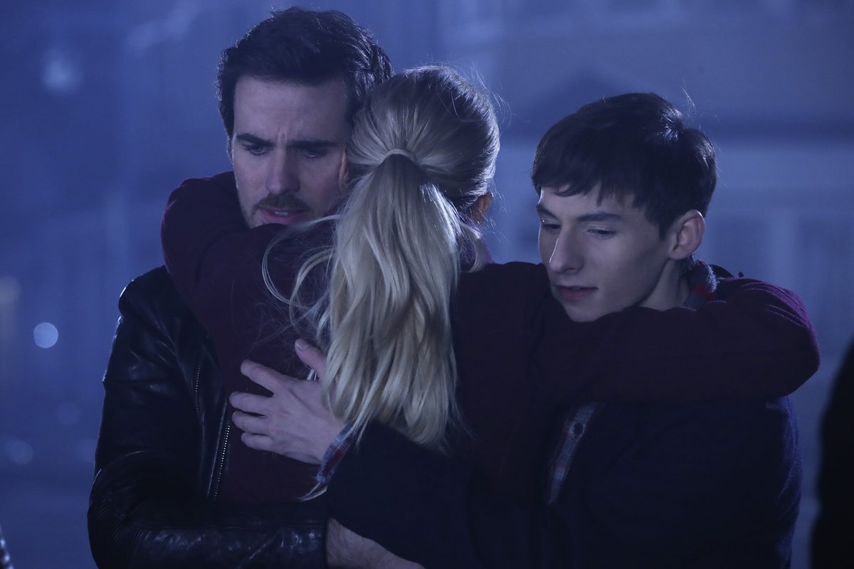 claudia_klose's tweet photo. OK then take all my money and lets do a M&G with Colin, Jen and Jared 😇 Or / and a panel with the 3. @Union_Conv #ouat #OnceUponaTime #CSfamily https://t.co/pg7lzmWmWv
