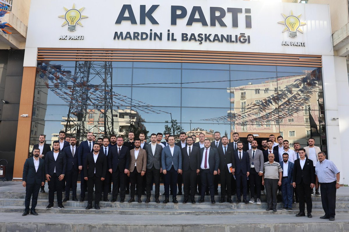 📍AK Parti Mardin İl Başkanlığı’nda

AK Parti Genel Merkez Gençlik Kolları Başkanımız Sn. Yusuf İBİŞ,
Genel Merkez Teşkilat Başkanımız Sn. Osman Nuri NAZLIER
ve Bölge Koordinatörümüz Sn. Recep Furkan KASAP’ın tensipleriyle,
AK Parti Mardin Gençlik Kolları yönetimimizle birlikte