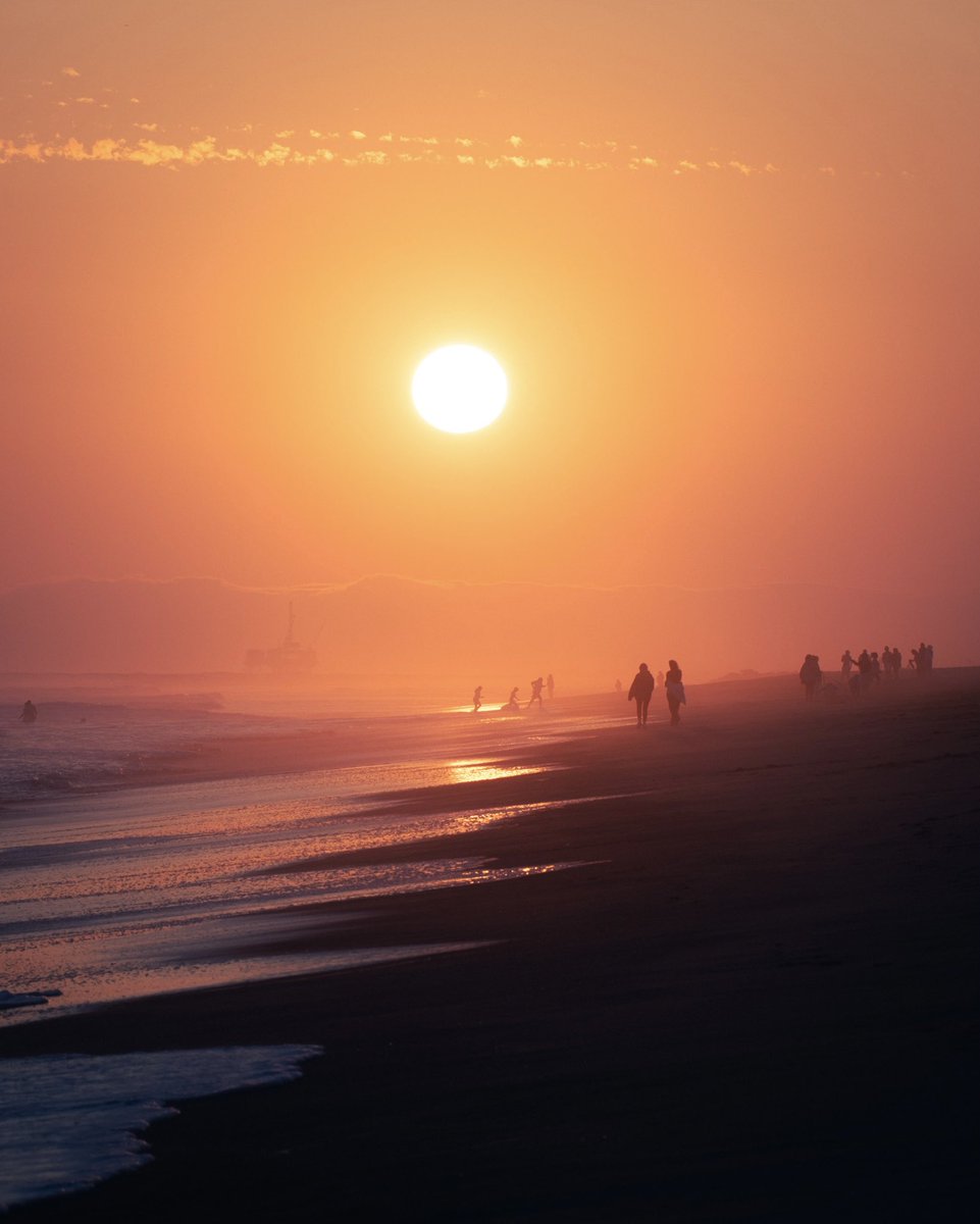 “A nostalgic return to one of my beloved sunset spots after 4 years, spent walking with one of my best friends. It was cloudy all day at the coast so I wasn’t sure if it would burn off in time for sunset, but we still sent it to the coast and arrived just in time. My new life