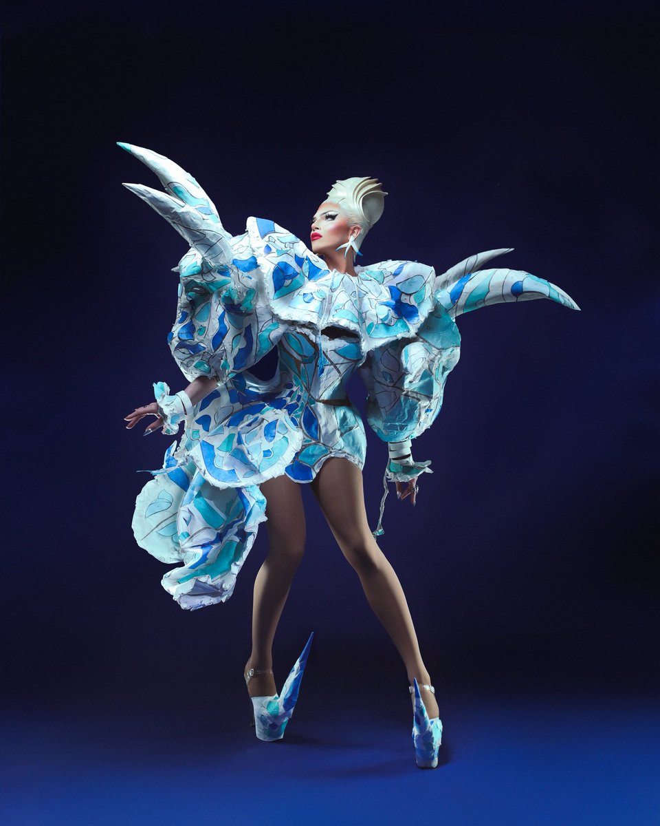 EL VEJIGANTE 🩵✨🇵🇷
@rupaulsdragrace Paper Dolls Look. 

“El Vejigante” Is a powerful symbol from Puerto Rican culture. This look is 100% handmade out of paper and is my way of honoring the vibrant Masks, colors, and traditions of my beautiful island.❤️💫