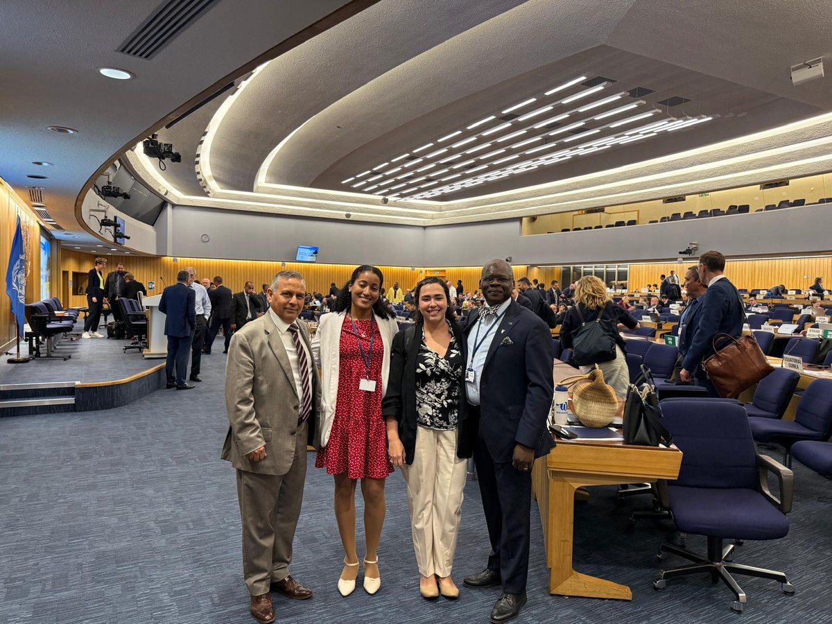 Soima Méndez (@soima_mendez) on Twitter photo Tras varios días de diálogo culmina el Comité de Seguridad Marítima de <a href="/IMOHQ/">International Maritime Organization</a> .
Los Estados miembros y organizaciones participantes reafirmaron su compromiso con la seguridad de la vida humana en el mar.
Seguimos trabajando juntos por mares más seguros #SeguridadMarítima Tras varios días de diálogo culmina el Comité de Seguridad Marítima de <a href="/IMOHQ/">International Maritime Organization</a> .
Los Estados miembros y organizaciones participantes reafirmaron su compromiso con la seguridad de la vida humana en el mar.
Seguimos trabajando juntos por mares más seguros #SeguridadMarítima