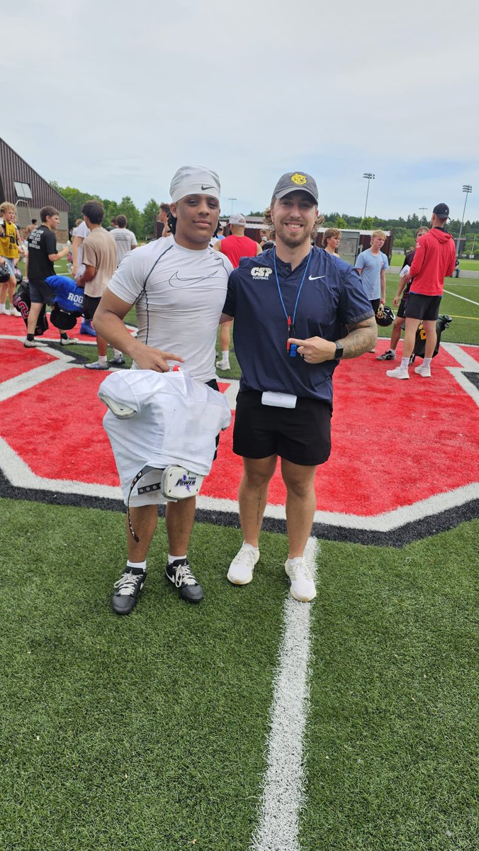 ZionDavis2028's tweet image. Thank you @CoachHerberg for organizing a great camp! I had a wonderful time competing and bettering my craft! Thank you to all the other coaches that helped me these past few days! For sure coming back next year!
@DevinVouk
@HamerLevy
@Will_Thrill33
@CoachYorek