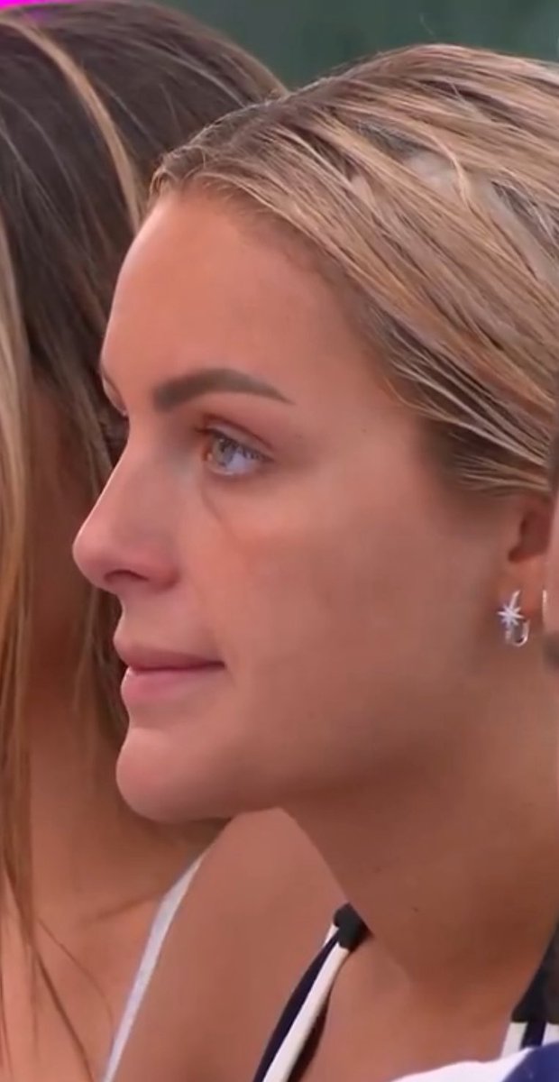 JusteJ69's tweet image. Alors on ne hurle plus sur les noires ?

On ne saute plus dans la piscine pour mouiller les cheveux des noires ?

On ne cherche plus les petits cailloux à vouloir jeter sur les noires ?

On ne dit plus au noires de baisser les yeux quand vous leurs hurlez dessus ?…
#SecretStory