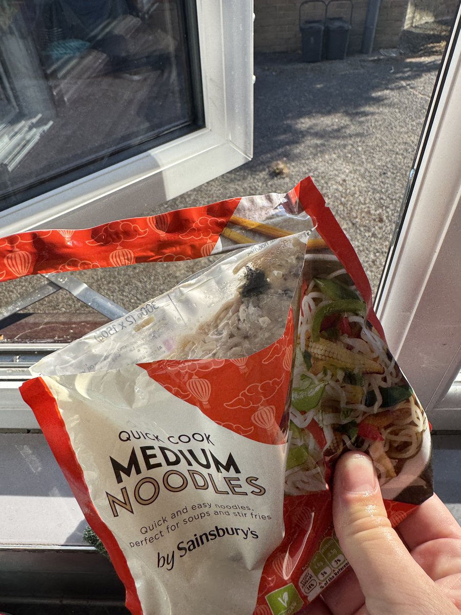 AJP_87's tweet photo. @sainsburys just opened a new packet of noodles to be greeted with the most horrific smell. On further inspection found one packet to be completely mouldy and not fit for use. https://t.co/YLAV0GPwXa