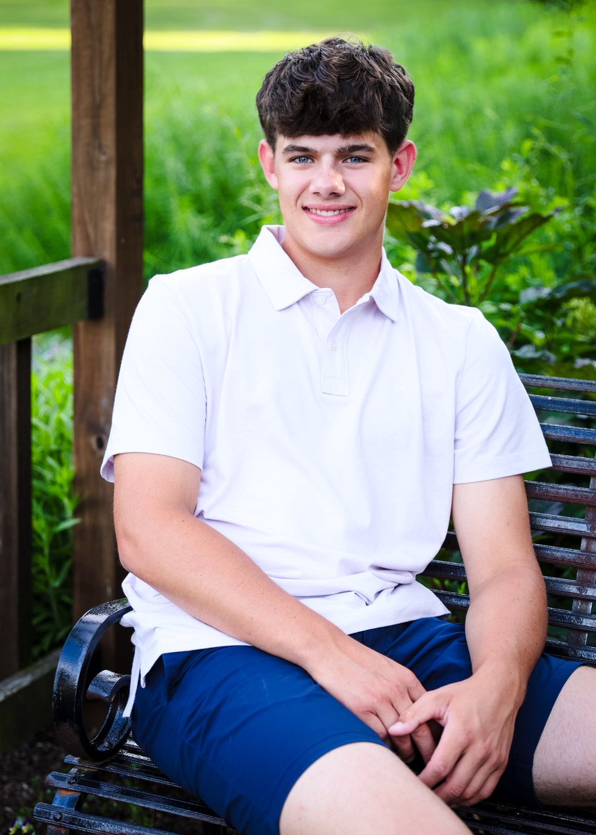 Enjoyed taking senior pictures of this talented baseball player. #RosenfeldtPhotography #ClassOf2026